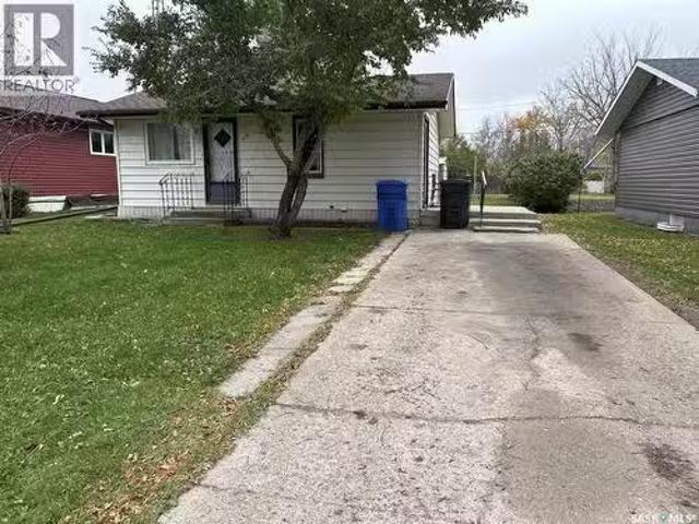 230 Prothero Avenue E, Churchbridge, SK, S0A 0M0 house for s.