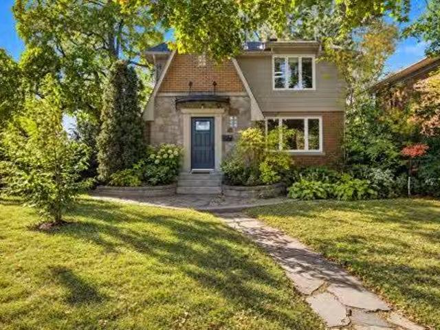 230 Rue Lareau, Longueuil Le Vieux Longueuil, QC, J4H 3T4.