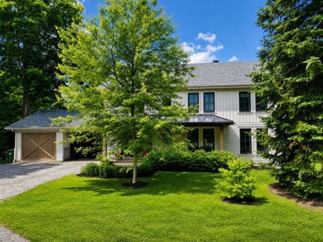 230 Rue René, Magog, QC, J1X 7P7 house for sale | Listing ID 28327 | Royal LePage