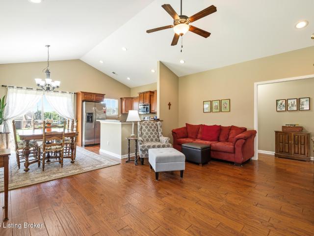 230 Twin Springs Ct