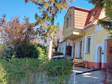 Beste Lage Neusiedl am See: 3 Terrassen, 10 Zimmer, 230m² Wohnnutzfläche, Garten & Seeblick