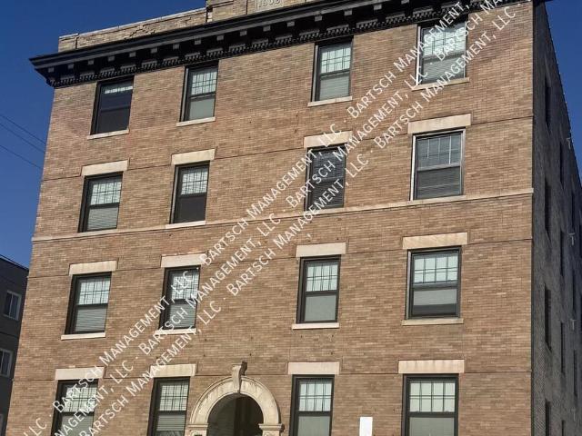 2314 W Wells St Studio
