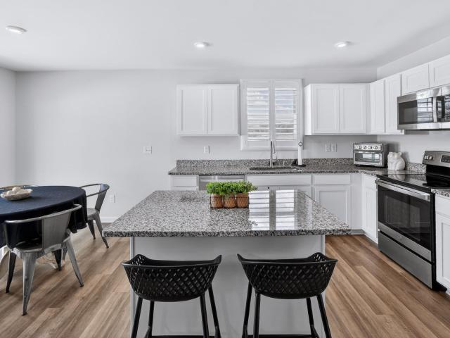 2315 Burnwick Grv