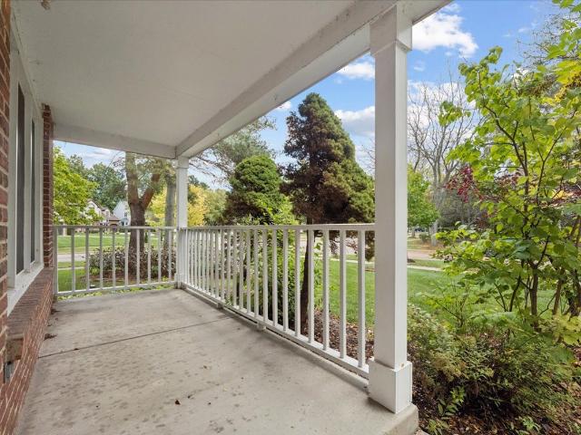 2316 Crab Apple Terrace