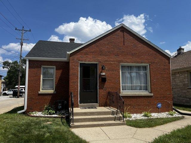 2318 S 55th St, West Allis, WI 53219