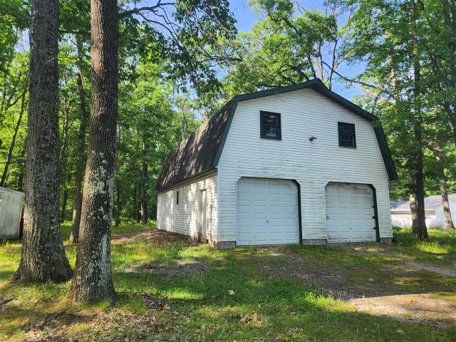 2318 W 14 Mile Road
