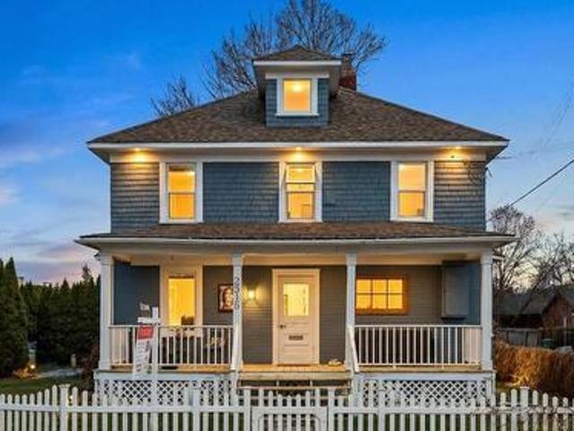 2319 Pandosy Street, Kelowna, BC, V1Y 1T4 house for sale | Listing ID 10381 | Royal LePage