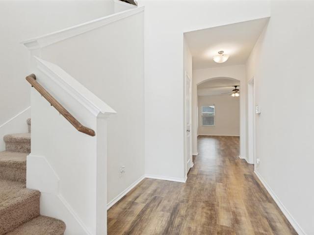2310 Julia Lane