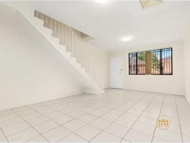 23/112 Longfield Street, Cabramatta Townhouse for rent Listed.