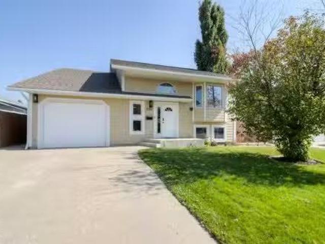 2311 11 Street, Coaldale, AB, T1M 1N4 house for sale Listin.