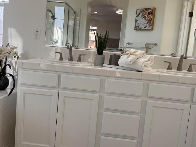 2312 Jasper Hill Dr