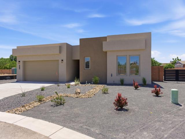 2312 Los Amigos Lane NW
