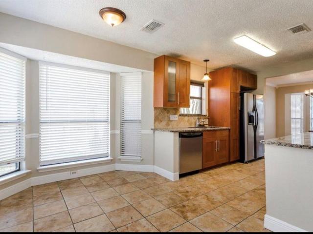 2313 Lakeshore Lane