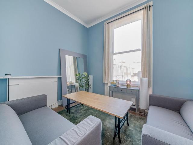 231 Earls Court Road 1 bed in a house share to rent £1,500 pcm £346 pw