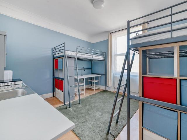 231 Earls Court Road 1 bed in a house share to rent £1,500 pcm £346 pw
