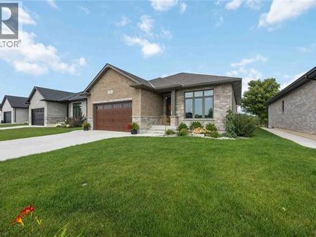 231 Nicholas Street, Sarnia, ON, N7W 0B6 house for sale | Listing ID 26022 | Royal LePage