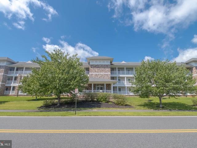 231 Roundhouse Drive # 3E