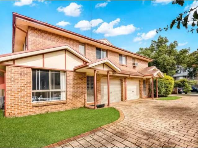 2/31 Robert Street, PENRITH Townhouse for rent Listed by Kayl.