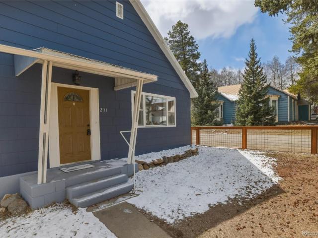 231 W 8th Street
