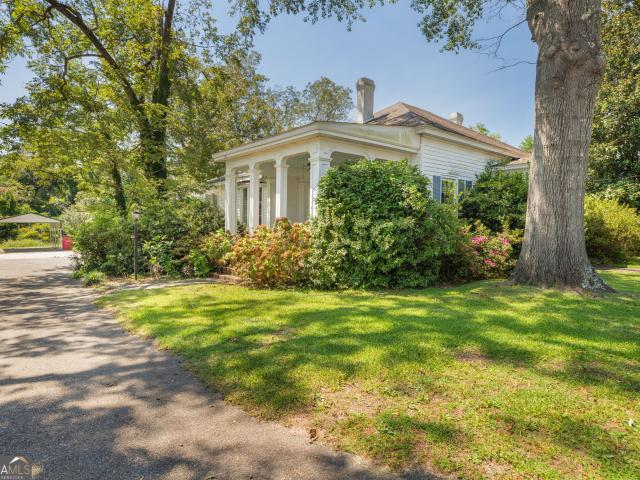 231 W Adams Street