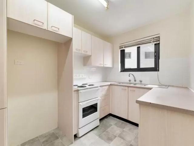 Apartment with 2 bedrooms, 1 bathroom & parking for 1 car