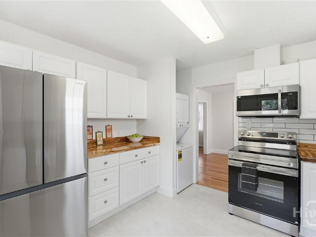2324 E 40th Street