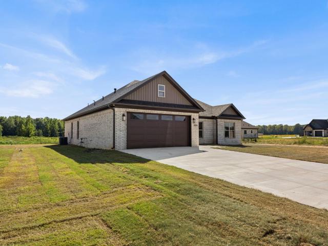 2324 Lakewood Circle