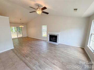 2324 Valleyview Dr, Charlotte, NC 28215 | MLS #4366
