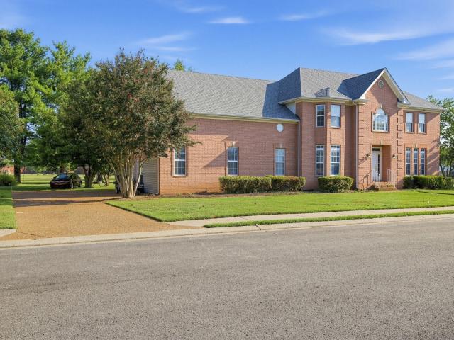 2326 Amber Glen Dr