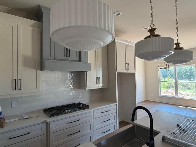 2326 Lakewood circle