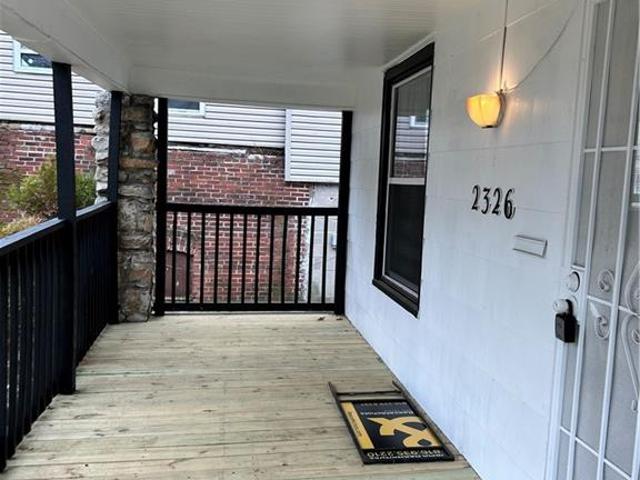 2326 Poplar Avenue