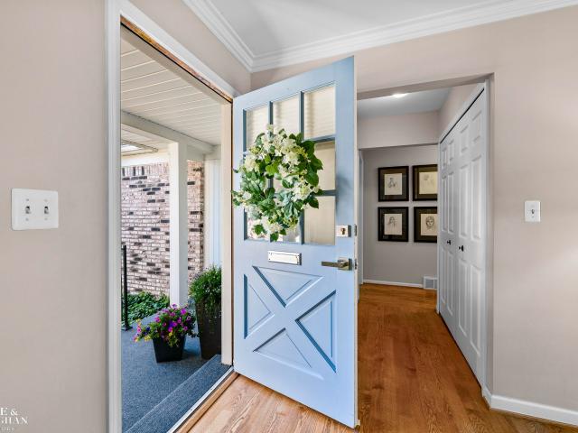 23276 Robert John Street