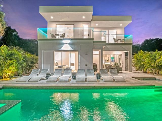 2327 Hillview St, Sarasota, FL 34239 | MLS #A4644