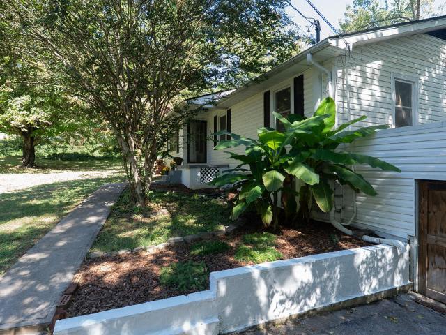 2320 Ault Rd