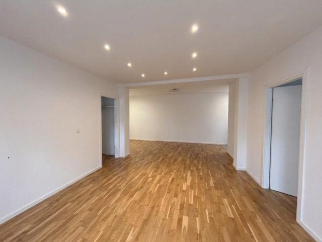 2320 Schwechat