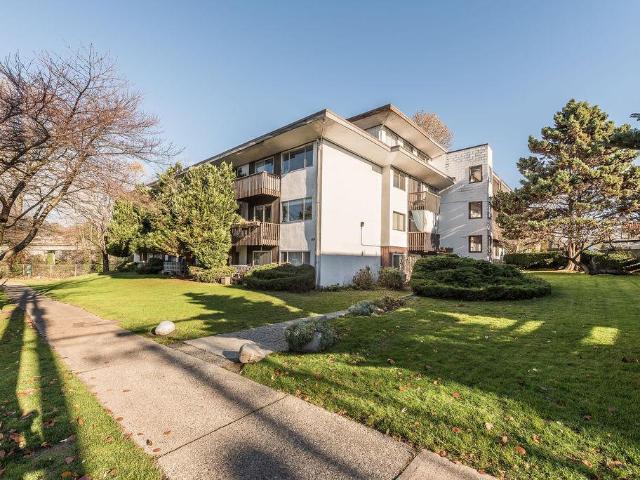 2320 Woodland Drive