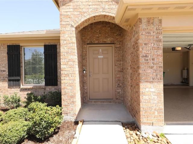 23210 Royal Tiger Rd, 3 beds, 2 full baths
