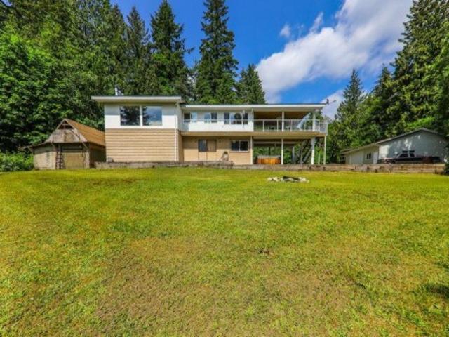 23215 Avenue, Maple Ridge, BC, V4R 2R4 Luxury House for sale | Listing ID R3085 | Royal LePage Carriage Trade Luxury Properties