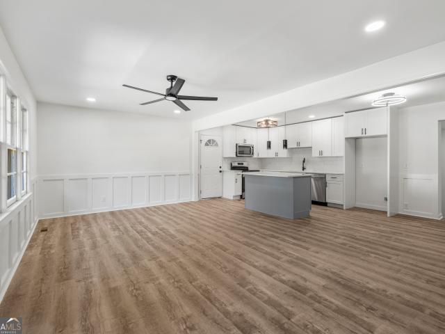 2322 LAUREL Drive