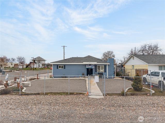 232 6th Avenue