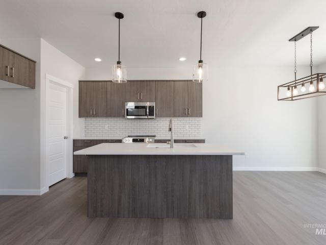 232 Caribou Ct