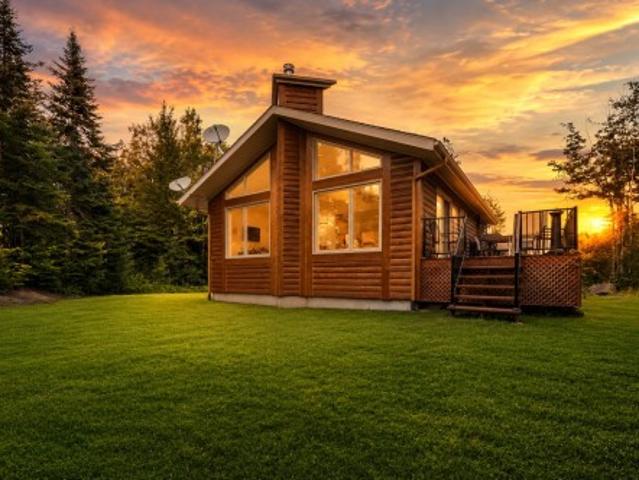 232 Ch. Des Monarques, Amherst, QC, J0T 2L0 house for sale | Listing ID 23099 | Royal LePage