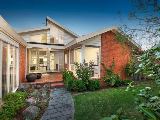 2/32 Clifton Road, Hawthorn East