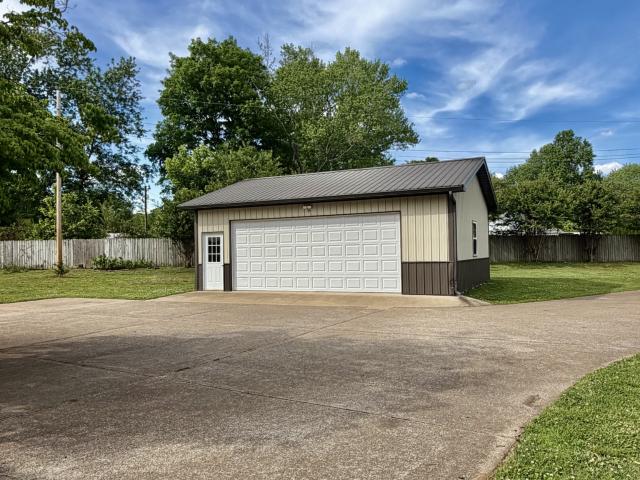 232 Admiral Cir