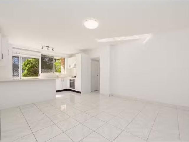 2/32 Brittain Crescent, HILLSDALE Apartment for rent Listed b.