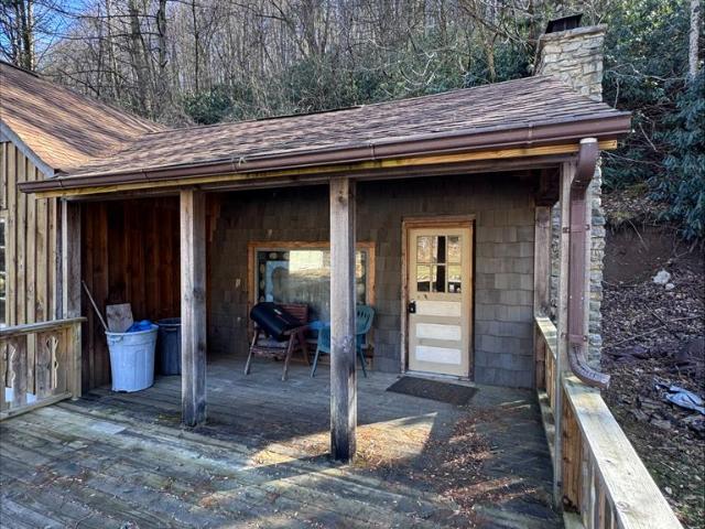 232 Konnarock Rd