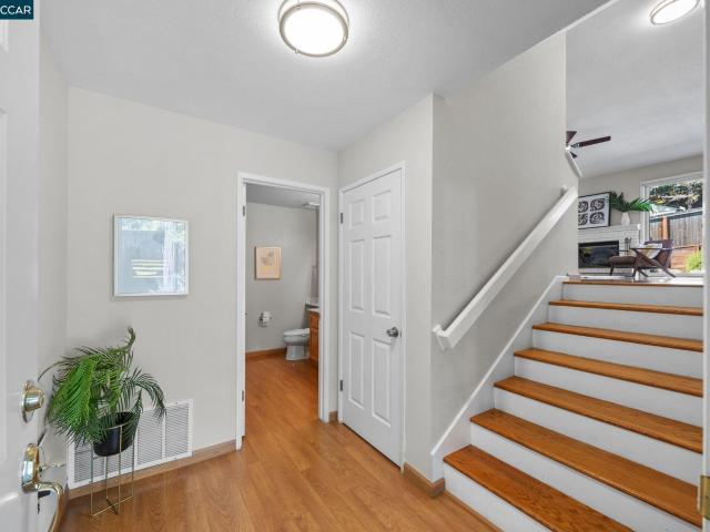 232 Hillcrest Ln