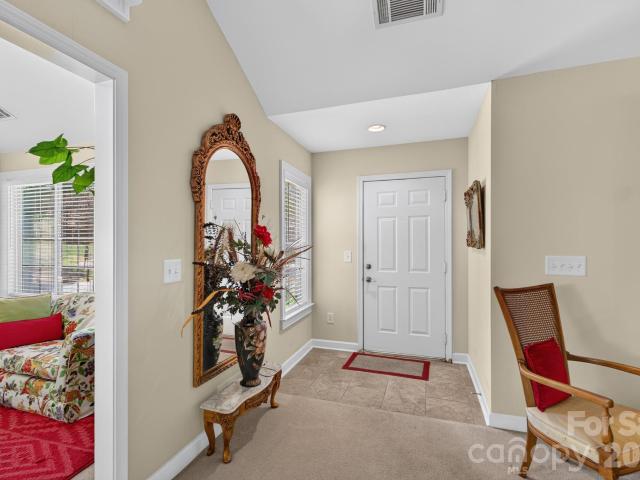 232 Lone Oak Circle