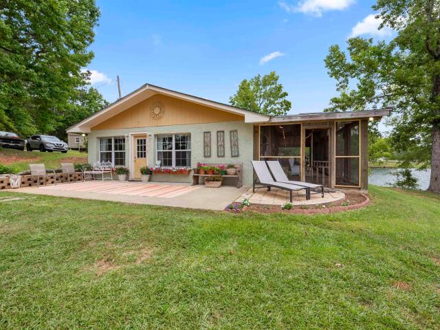 232 Mockingbird Lane