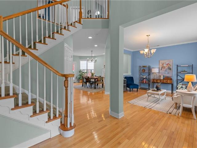 232 Suri DR